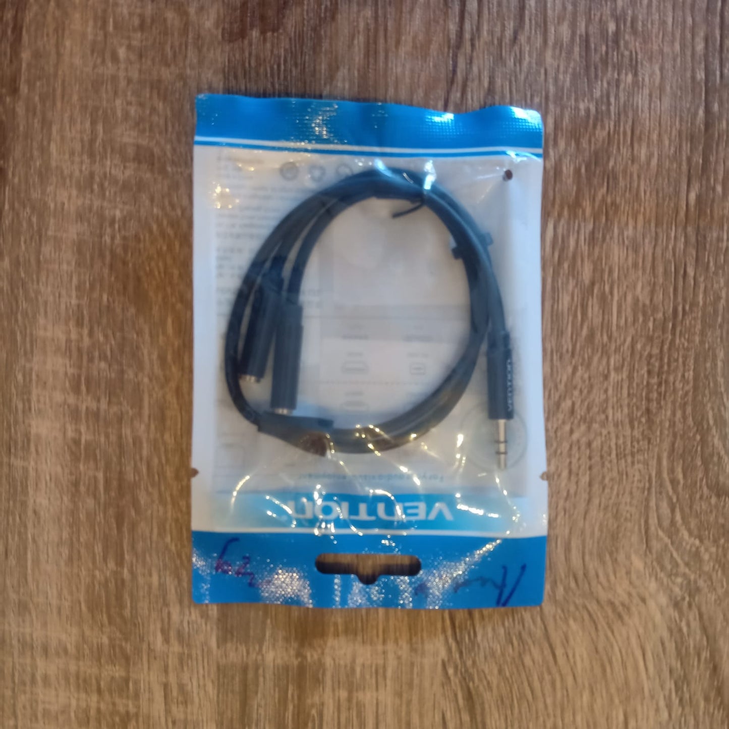 Vention Aux Splitter 3.5mm Pria ke 2 Wanita