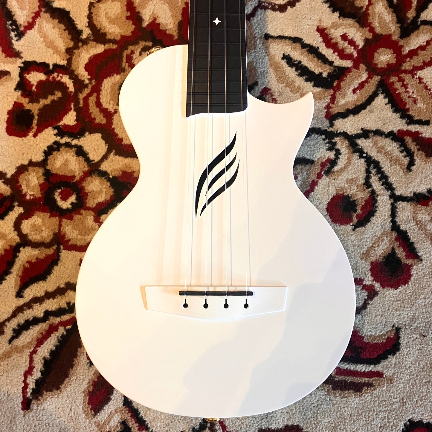 Ukulele Enya Nova U Konser Serat Karbon 23".
