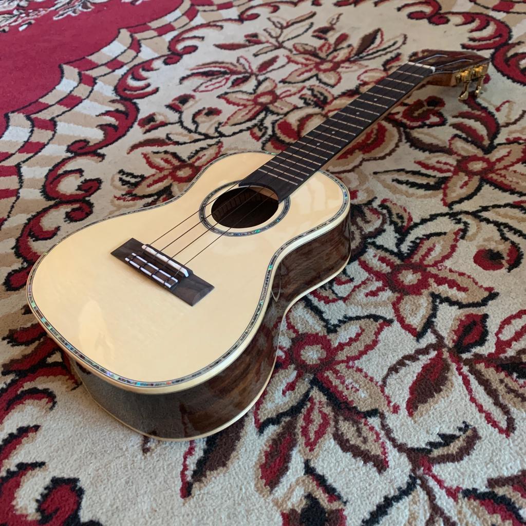 Tom Ukulele - 680M
