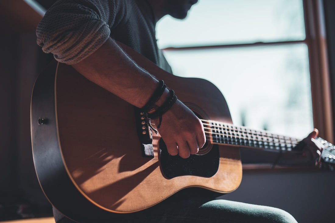 7 Reasons to Grab an Acoustic Instead of an Electric Guitar