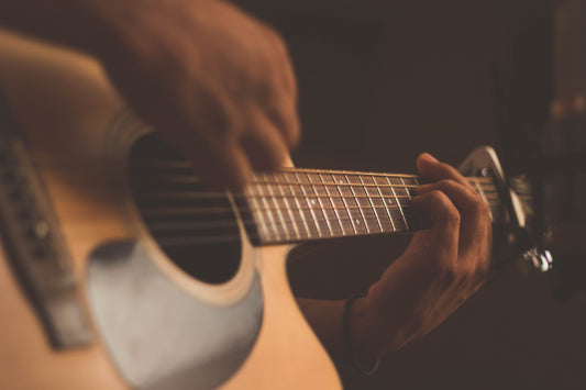 7 Qualities that Make the Acoustic Guitar Special