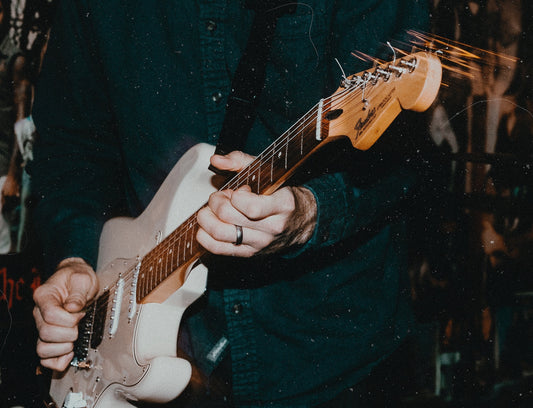 Buy Your First Electric or Acoustic Guitar with These Three Tips