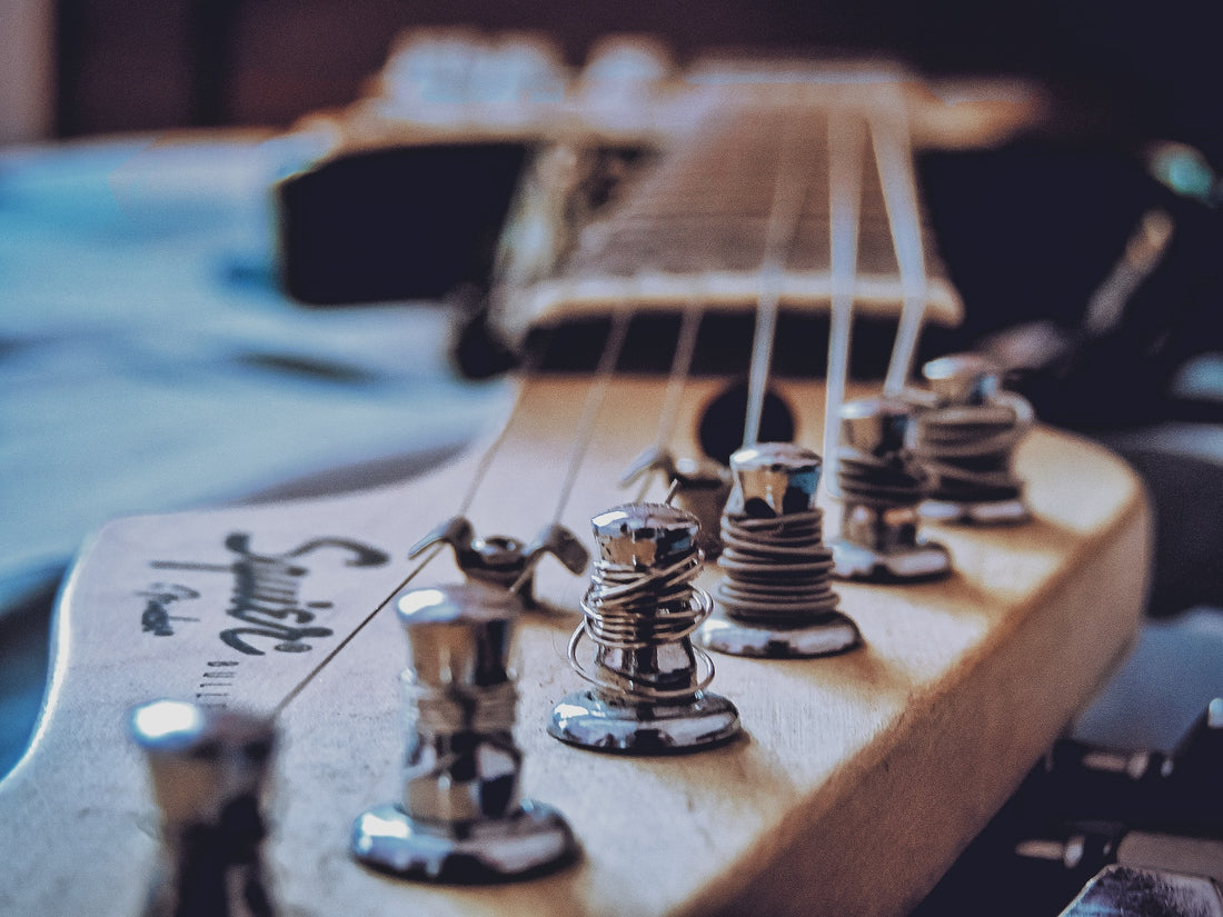 5 Factors to Consider in Choosing the Best Guitar Strings
