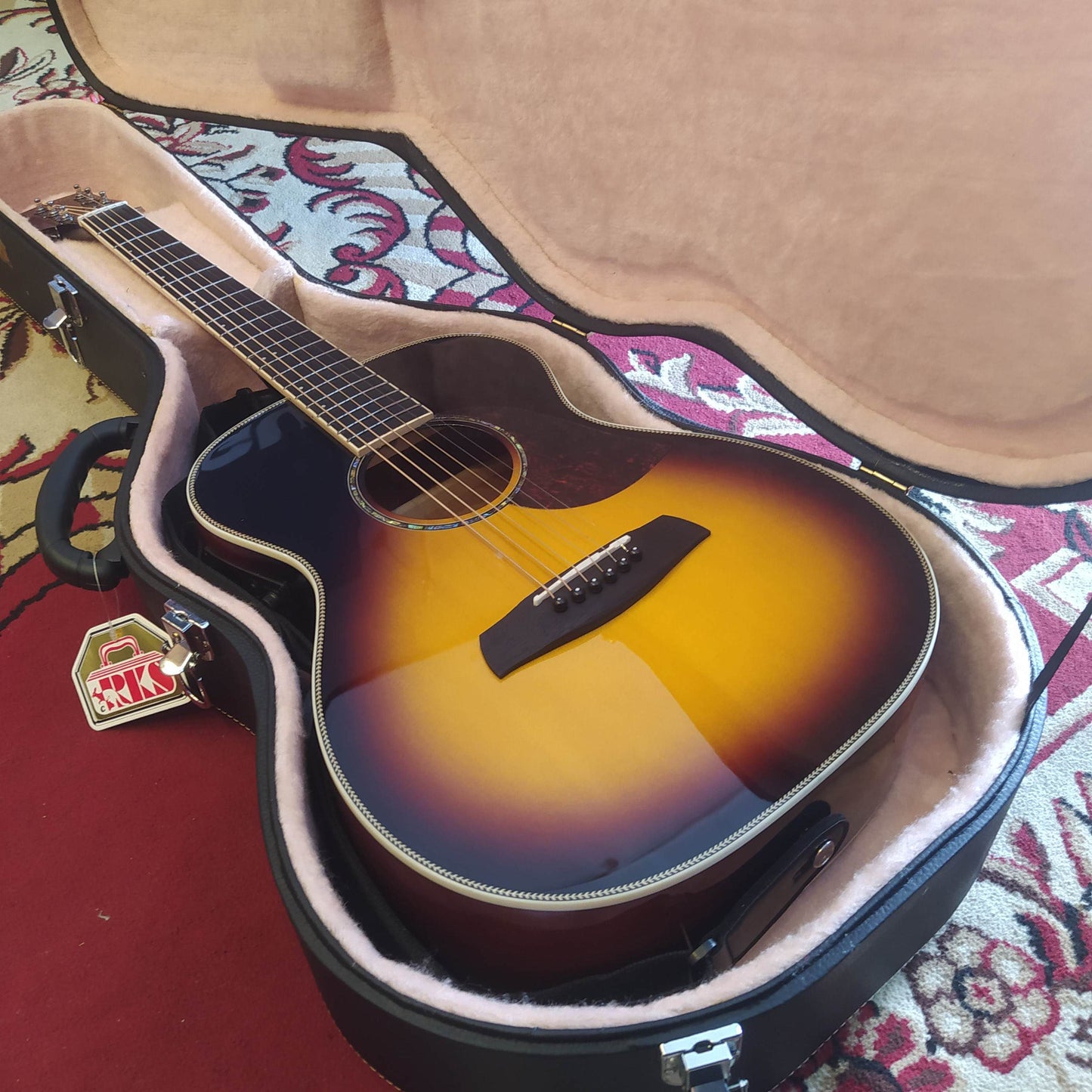 Hardcase Optimus untuk Gitar Akustik