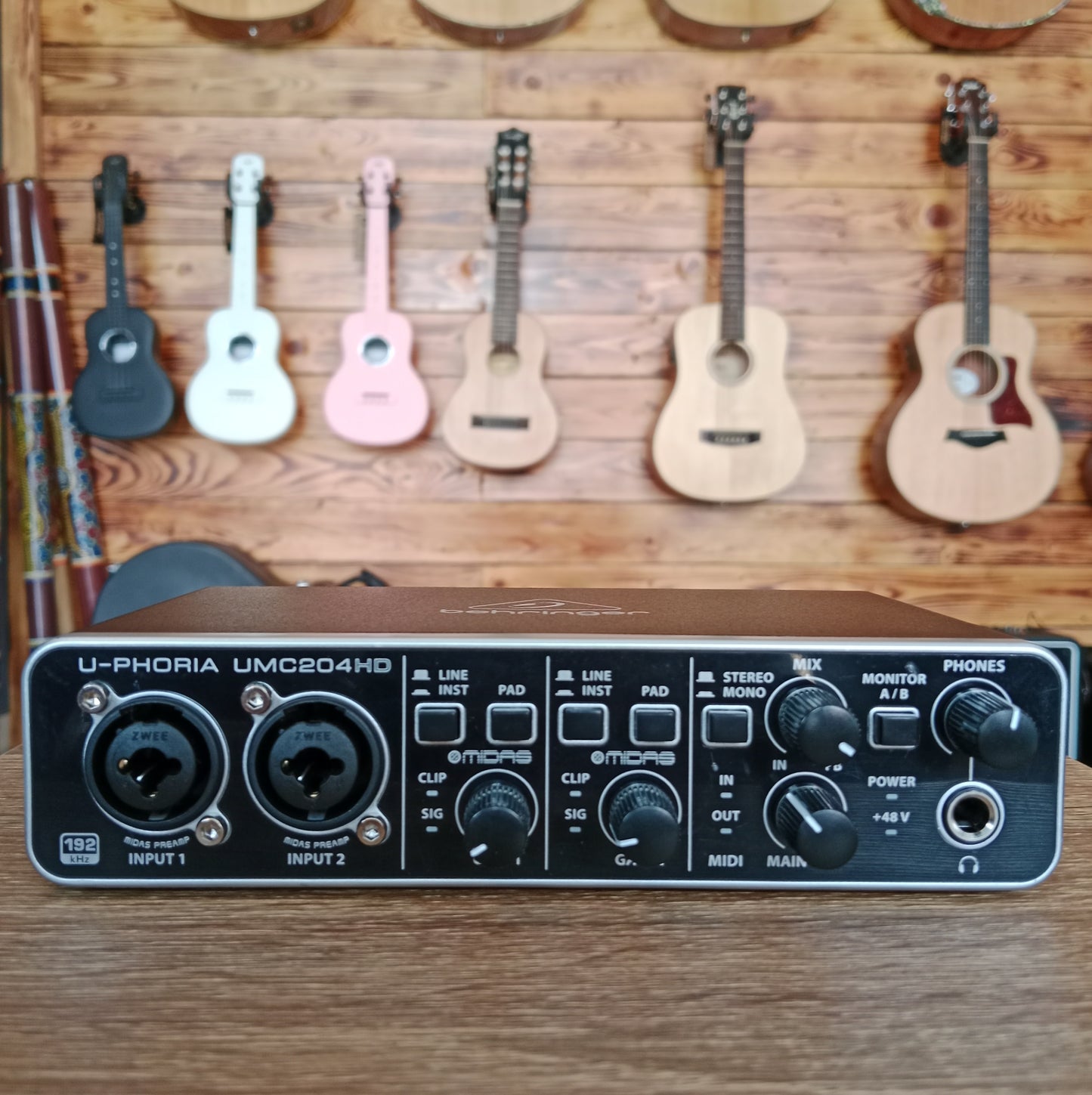 Behringer UMC204HD