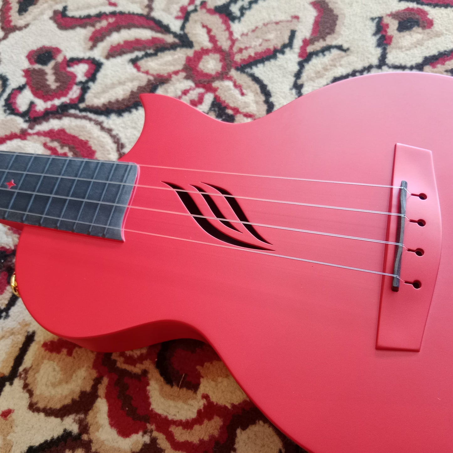 Ukulele Enya Nova U Konser Serat Karbon 23".