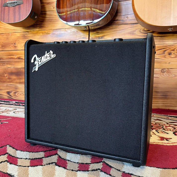 Fender Mustang LT25 Amplifier – Canggu Guitar