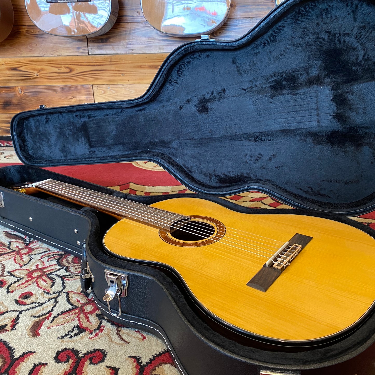 Deviser and Sevillana Hardcase