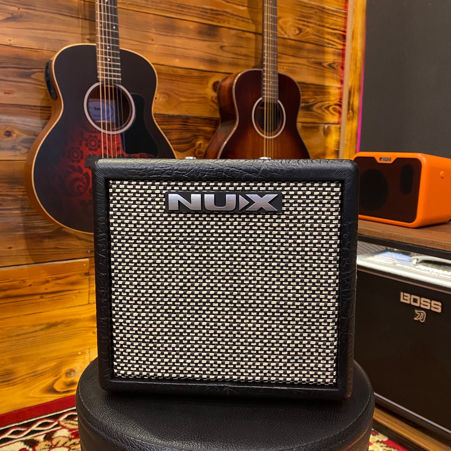 NUX - Mighty