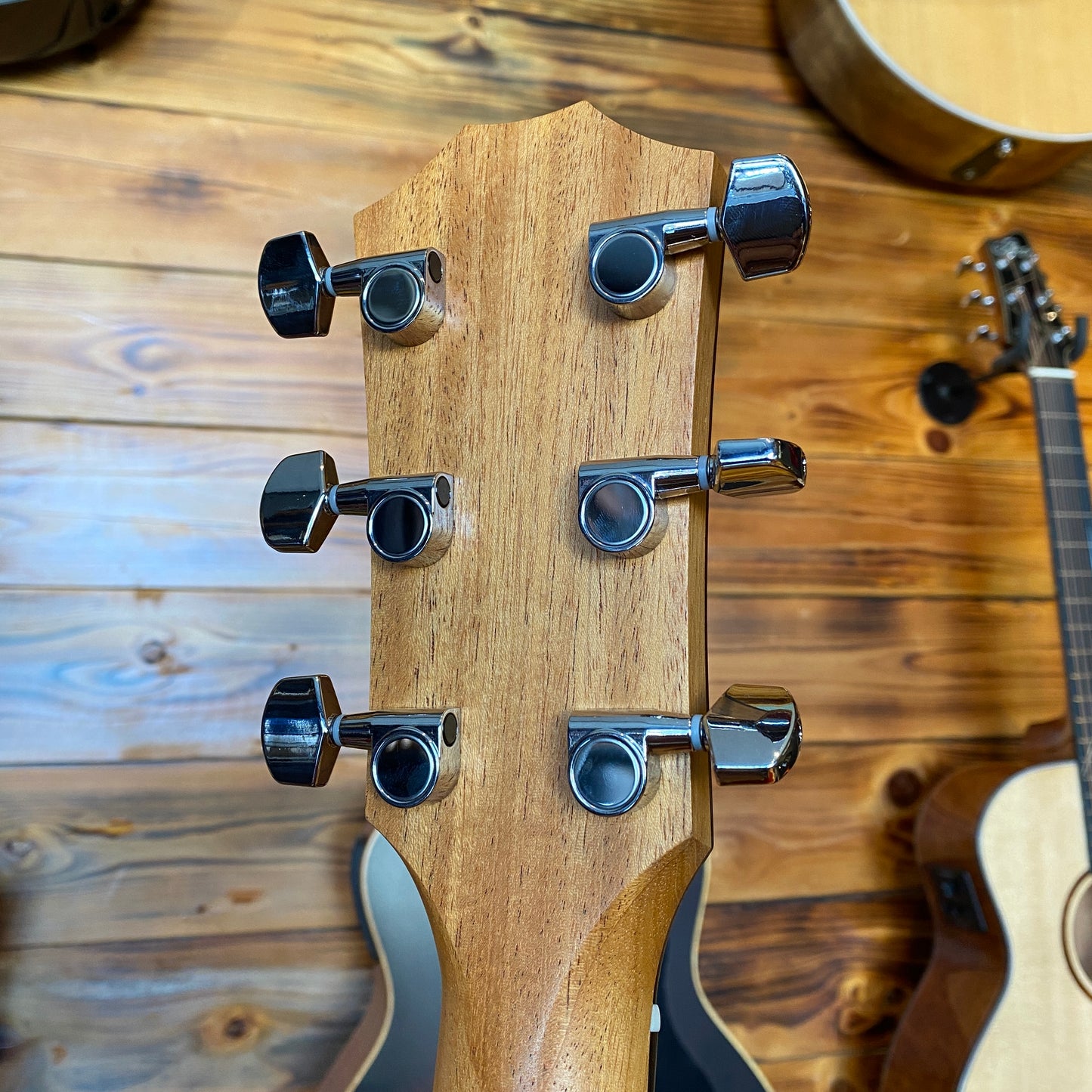 Taylor 214CE Walnut