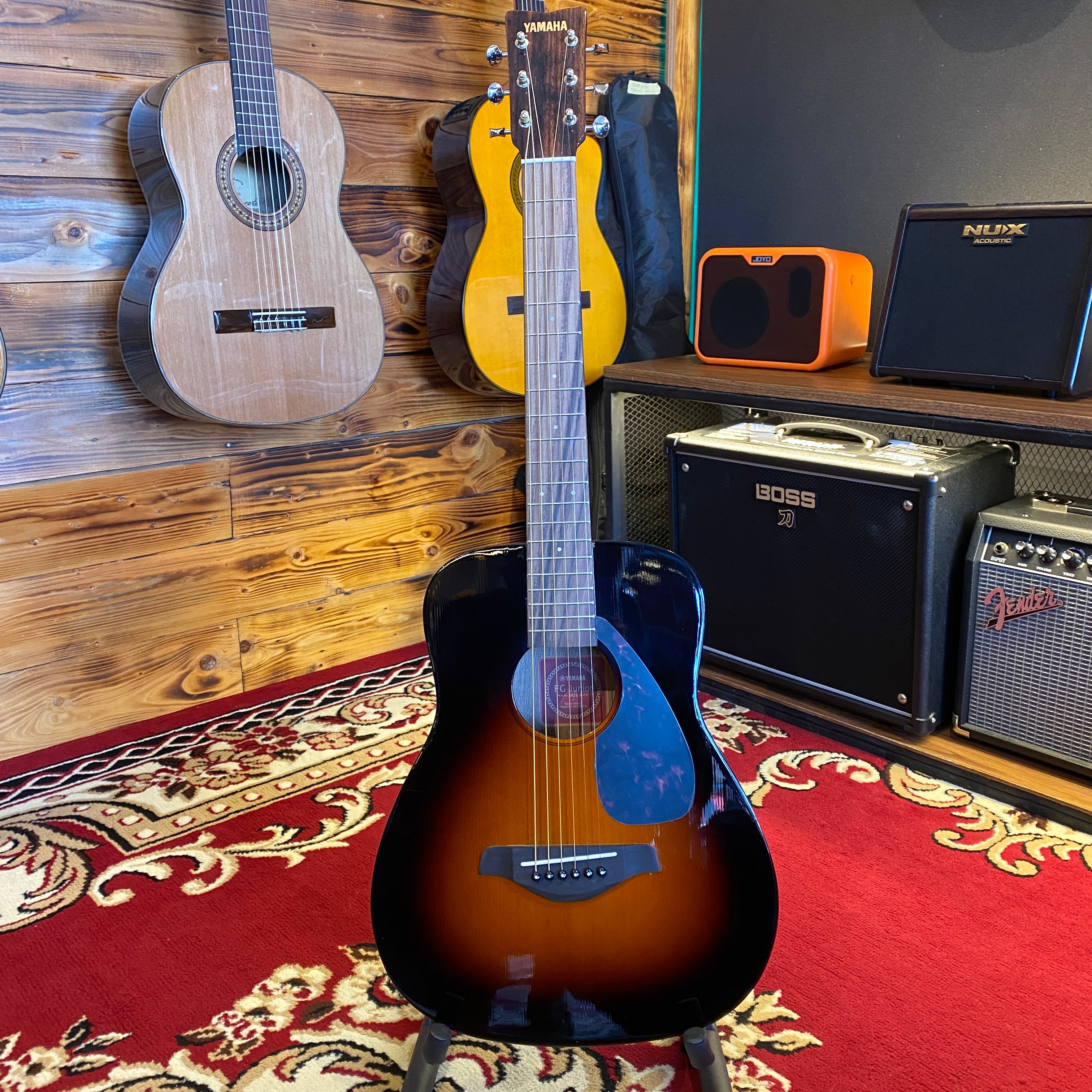 Yamaha JR2S Guitar at Canggu Guitar: Specs & Buy Now | 2025
